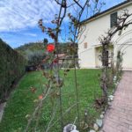 Ortovero villa indipendente per tre lati con giardino taverna garage € 350.000